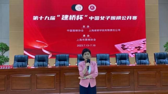 中间人先生第一季免费观看